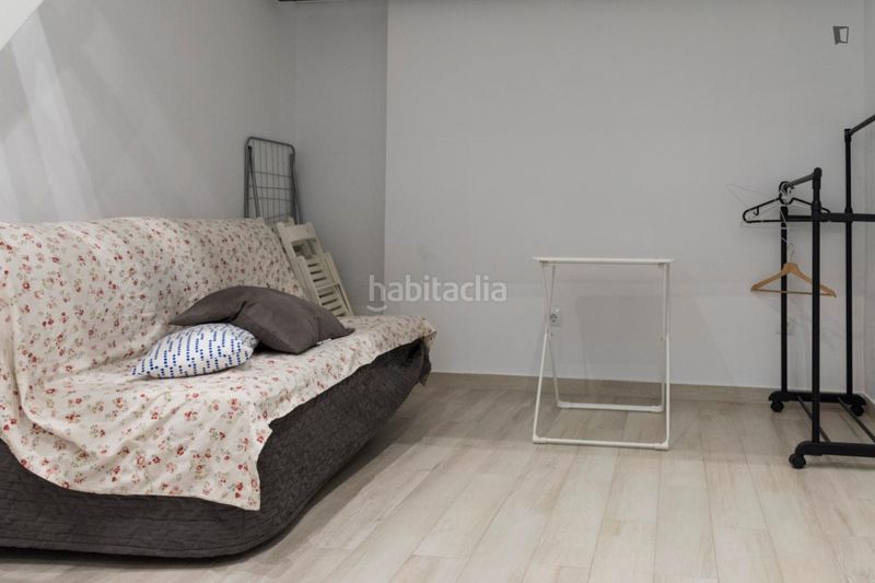 Foto bf7b0c19-2b63-4f8a-80dd-5649c68cf454. Location studio dans Embajadores-Lavapiés Madrid