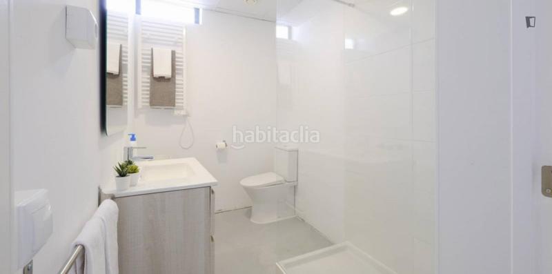 Foto c654b786-35d3-4f59-b66d-8b8fd0e01cc5. Alquiler estudio en Pueblo Nuevo Madrid