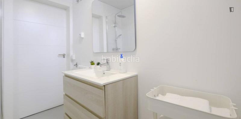 Foto d2fe9e6c-9e21-4a35-99ce-c23f4cbb5aed. Alquiler estudio en Pueblo Nuevo Madrid