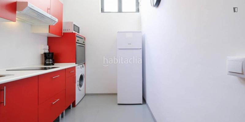 Foto df1ec3d3-681d-4e19-aeba-333cb06f46d0. Alquiler estudio en Pueblo Nuevo Madrid