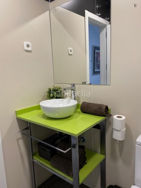 Foto 3ed225d4-4b61-40d6-b32b-3029df7e93f4. Lloguer apartament a Embajadores-Lavapiés Madrid