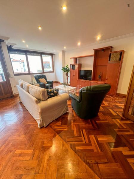 Foto 25f6dbf4-21a8-4a63-ab74-8c74fb59d58f. Rent apartment with heating in Segundo Ensanche Pamplona / Iruña