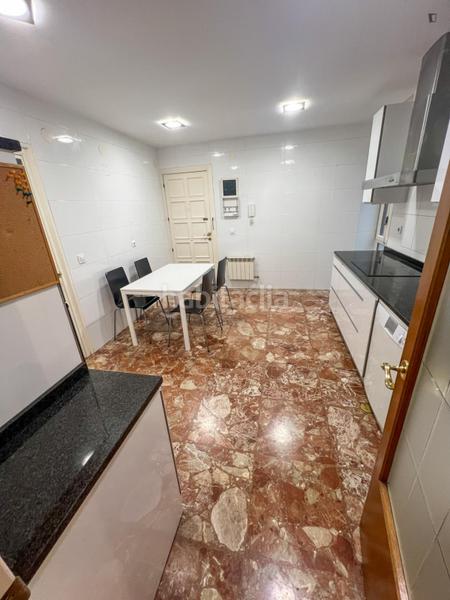 Foto b50cd87a-b0d5-47ff-8e6a-b20e32b6b3c4. Rent apartment with heating in Segundo Ensanche Pamplona / Iruña