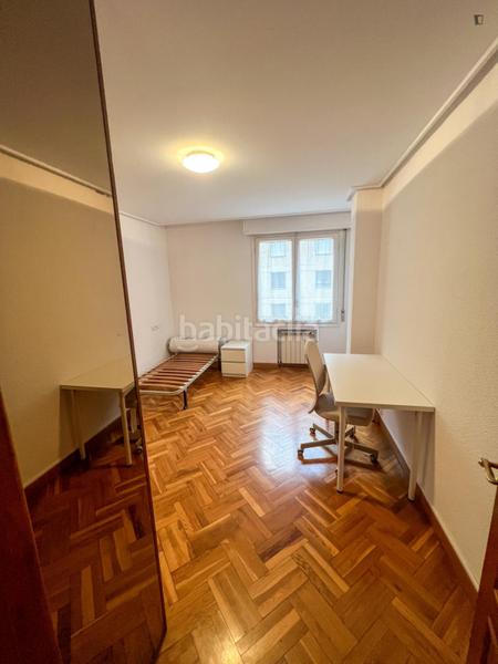 Foto d9bdc5d3-fc93-4f23-9d6a-510ef5b7d49f. Rent apartment with heating in Segundo Ensanche Pamplona / Iruña