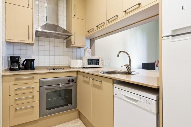 Foto f6c3ac39-2c56-474a-9d4e-b0a40d076269. Lloguer apartament amb calefacció a Gòtic Barcelona