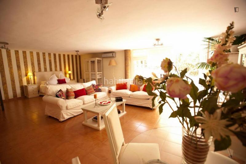 Foto 2305a820-a53a-4fff-abb7-8a1bf09c4e50. Rent studio in La Motilla - Fuente del Rey Dos Hermanas