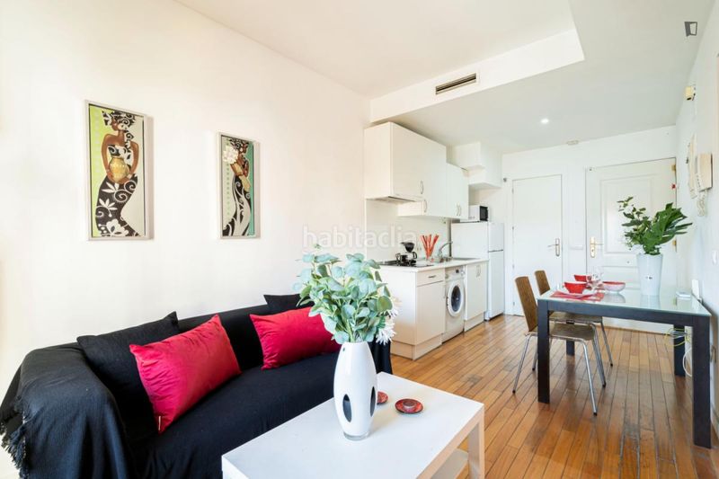 Foto ea852015-0b83-4556-abfd-7788d9cd3ad2. Lloguer apartament a Puerta del Ángel Madrid