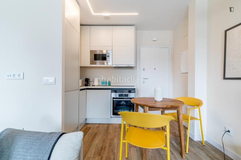 Foto d667c3d5-ed27-41d5-8789-854627ef1383. Lloguer estudi amb calefacció a Hispanoamérica-Bernabéu Madrid