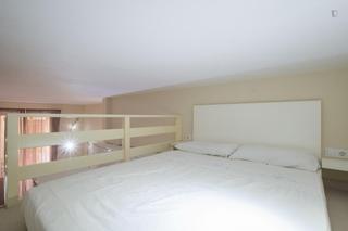 Alquiler Estudio en Cortes-Huertas