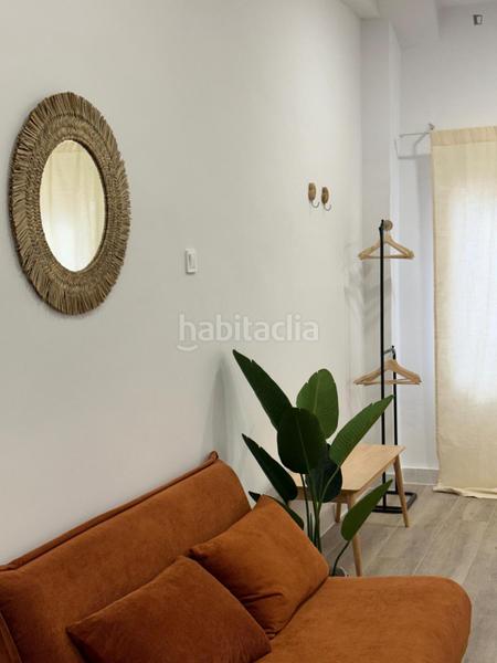 Foto 84ae427b-16b6-4192-89b3-44b29f09ad6c. Lloguer estudi a Canillejas Madrid