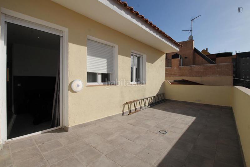 Foto 40010fdc-8bf6-42a2-9016-4ba1a01c47fa. Rent studio in Berruguete Madrid