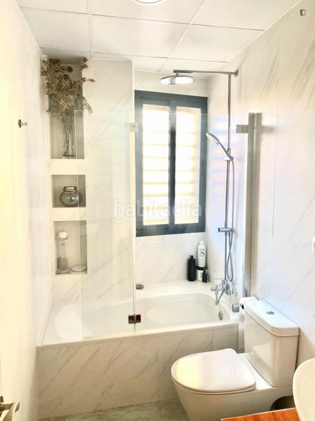 Foto c3dc2ea1-f201-457e-8ab9-288730b87a69. Alquiler apartamento en La Calzada - La Florida Sevilla