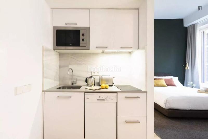 Foto d65ee3b3-3603-4151-91d5-7459d4608d14. Rent studio with heating in Cortes-Huertas Madrid