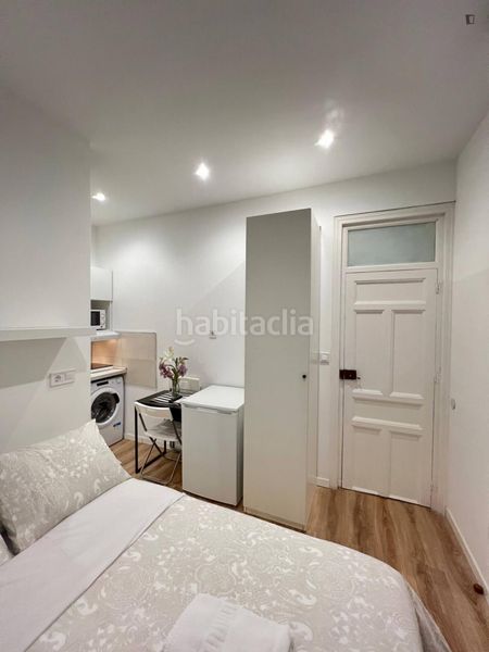 Foto f7615eb6-fbcb-4f27-8935-ac5cd9721e78. Location studio avec chauffage dans Gaztambide Madrid