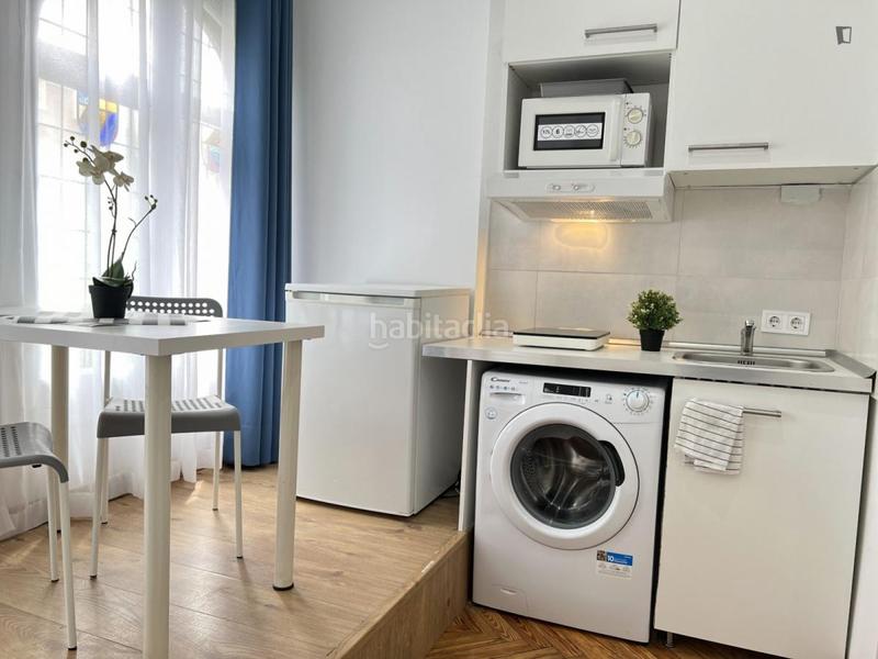 Foto 42bd3654-1352-4c2b-a509-b54980cbb804. Rent studio with heating in Gaztambide Madrid