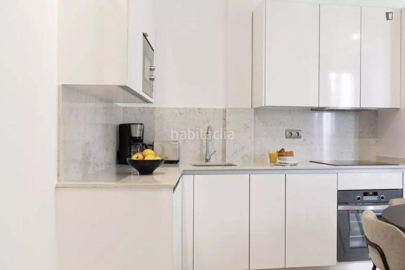Foto fac82e66-6b25-4ee4-bbd5-af4b3dec6077. Lloguer apartament amb calefacció a Sol Madrid