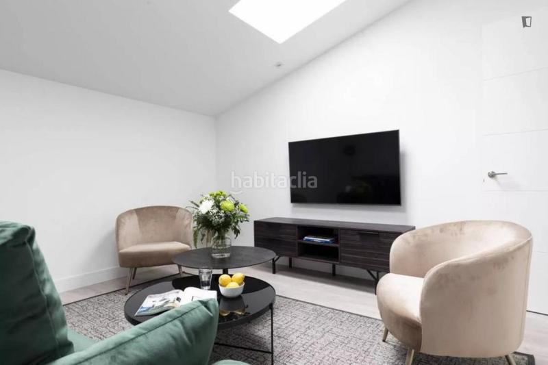 Foto b24efeb5-5b5f-43f2-8eb1-e9ef896ea0eb. Alquiler apartamento en Sol Madrid