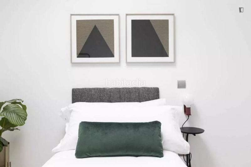 Foto e394d3c6-3dc8-4787-9506-2099e13f3b93. Location appartement avec chauffage dans Sol Madrid