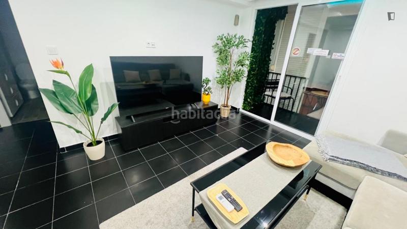 Foto e5cd3602-f907-4101-a74b-f6e9e576aeea. Lloguer apartament a La Trinidad Málaga