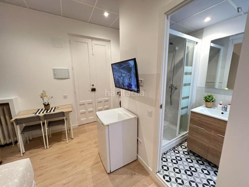 Foto c467b8c8-6c8f-4a84-8adc-c05447ac4fe3. Rent studio with heating in Gaztambide Madrid