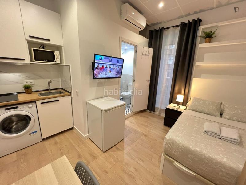 Foto c4fe9d4e-0b43-48f1-9051-f5a495a4b63d. Rent studio with heating in Gaztambide Madrid