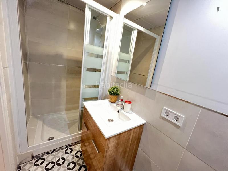 Foto cf37764f-87fb-4fc9-bda4-215f92ba69d7. Rent studio with heating in Gaztambide Madrid