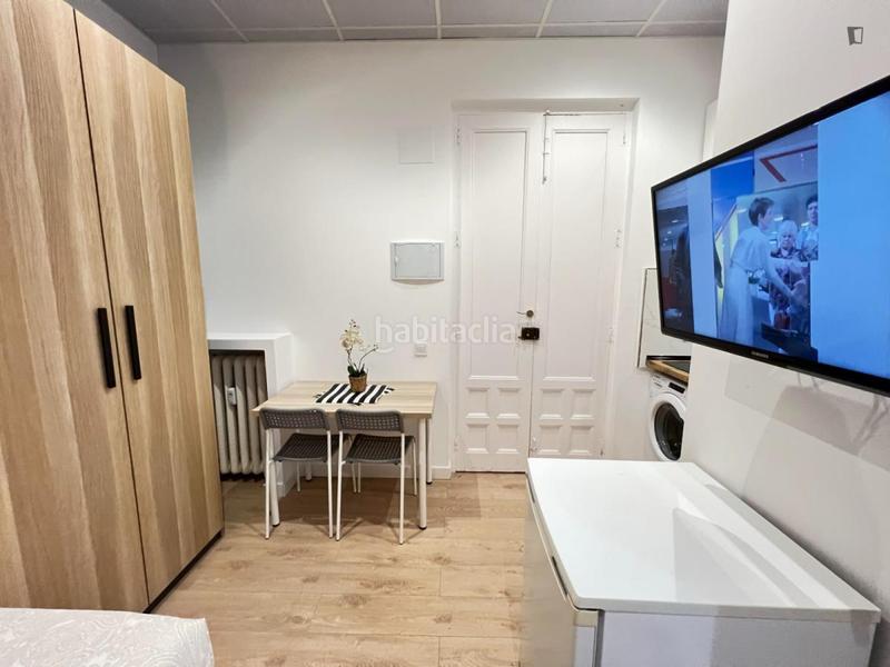 Foto f8dd0f2c-c4ff-44fa-9b56-1f13fab31b3f. Rent studio with heating in Gaztambide Madrid