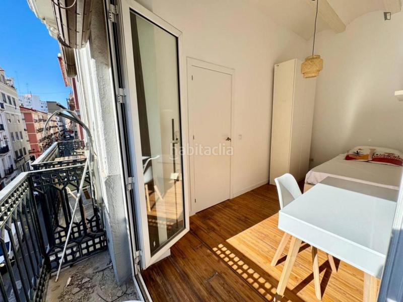 Foto a5bd534e-7eaa-48ff-bb84-d96a2130b94d. Rent apartment with heating in El Botànic Valencia