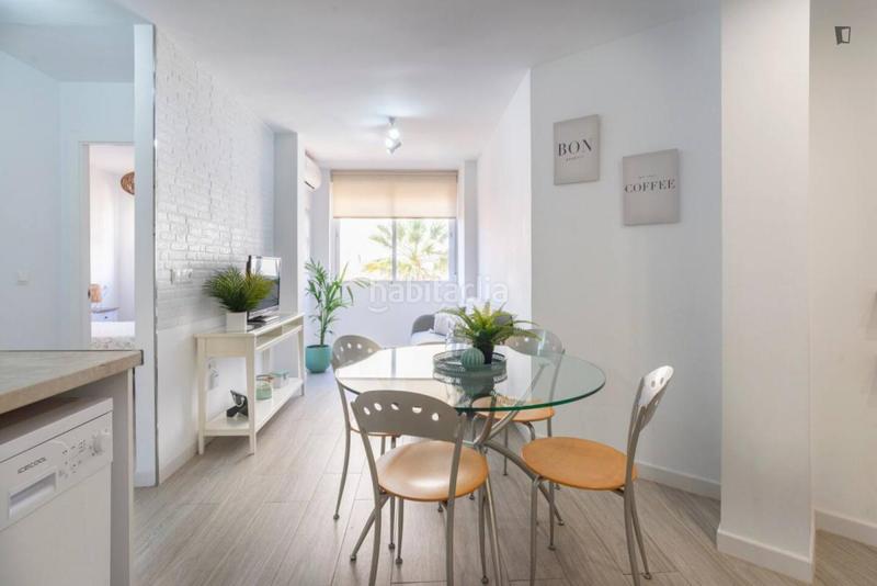 Foto 0463ef26-44be-4c06-99a3-71cf71a2ea72. Lloguer apartament a El Palo Málaga