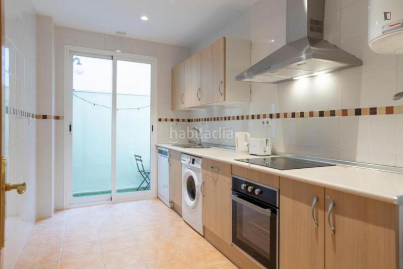 Foto a2bfd48d-3cfb-4930-93ec-b022ef830790. Alquiler apartamento en El Ejido Málaga