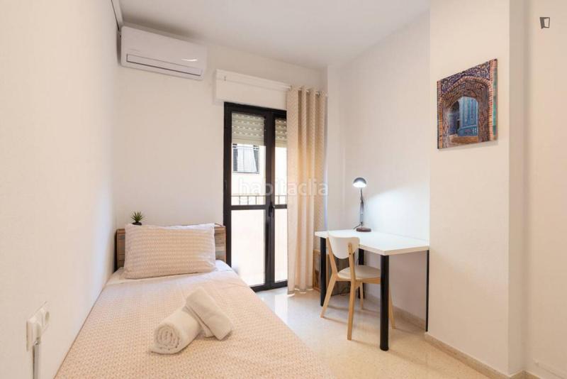 Foto 2427e741-5f77-4223-817f-0b173cf648ca. Miete appartement in La Goleta - San Felipe Neri Málaga