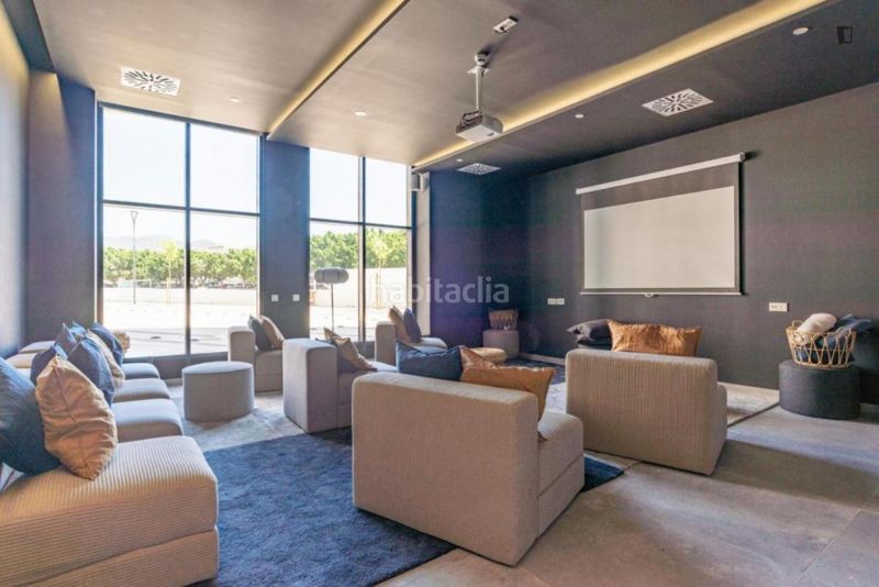 Foto 20bfddbd-b730-4339-b195-bd6ceea3ed66. Lloguer apartament amb calefacció a Martiricos - La Roca - La Rosaleda Málaga