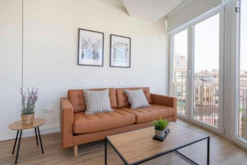 Foto 6797d75b-e524-495e-a9d6-cafc9f92bd7f. Alquiler apartamento en La Goleta - San Felipe Neri Málaga