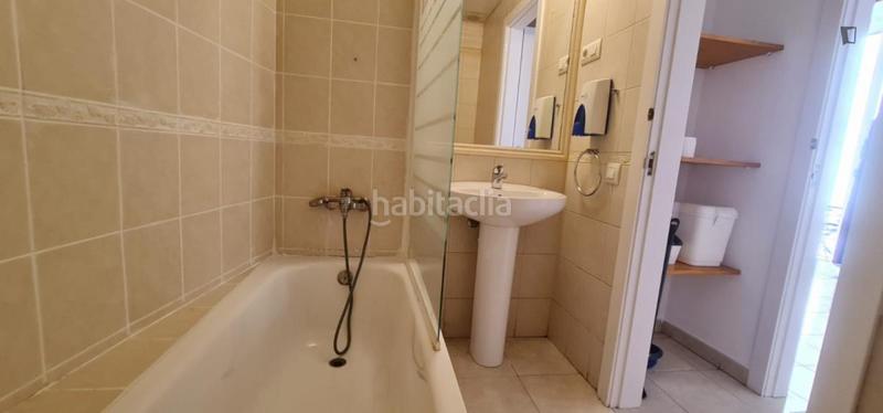 Foto 5c8e2ed2-f602-432e-867d-561986bf753c. Alquiler estudio en Raval Barcelona