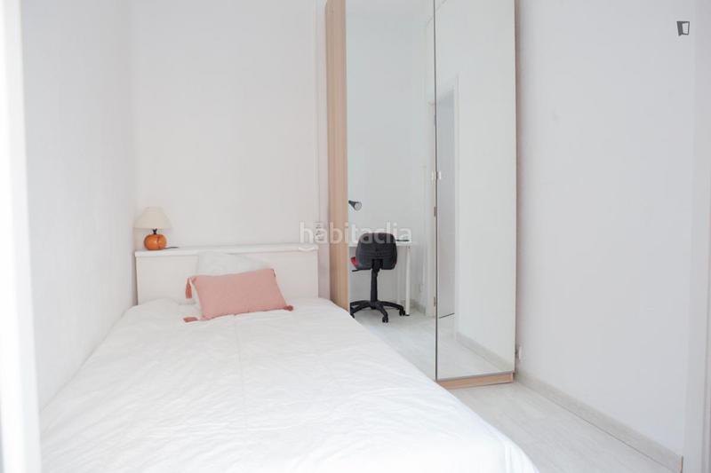 Foto 43361e62-f2ed-40bb-91e6-b2230fd1f0b5. Alquiler apartamento en Numancia Madrid