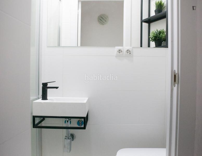 Foto bfe34865-ff4a-4fb4-ba76-827a3a269df0. Alquiler apartamento en Numancia Madrid