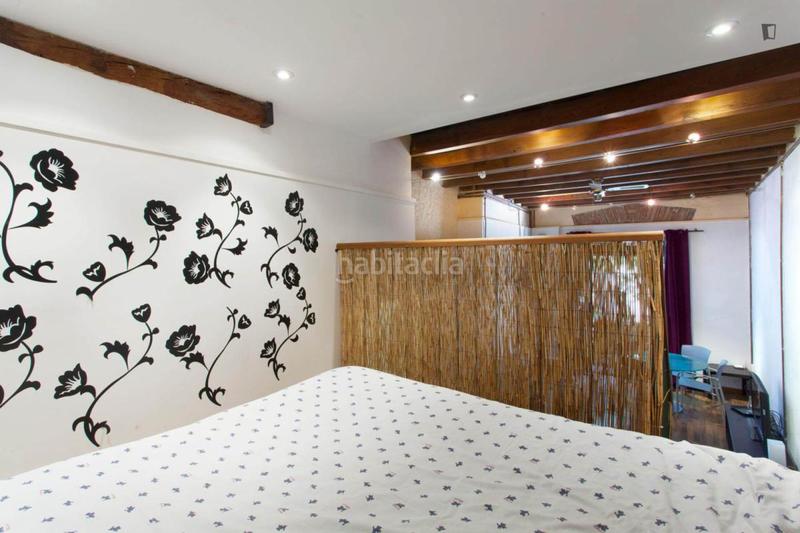 Foto 330dbf89-0b4b-4061-a315-59bcbd6afdc0. Location studio dans Raval Barcelona