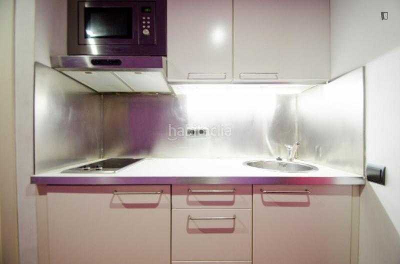 Foto 69a49d88-ffaa-4e38-82cf-8c8691fff42c. Miete studiowohnung in Gòtic Barcelona