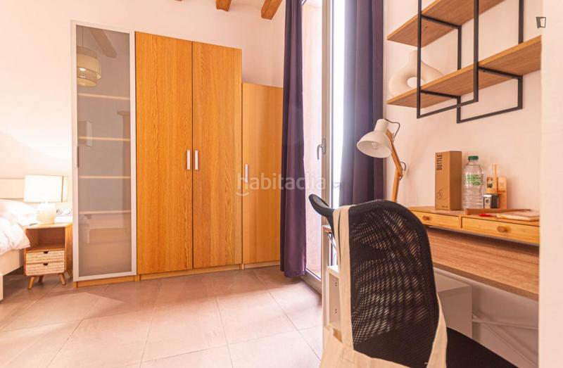 Foto de570946-ef38-4b5c-aa96-6f40856595a3. Miete appartement in Raval Barcelona