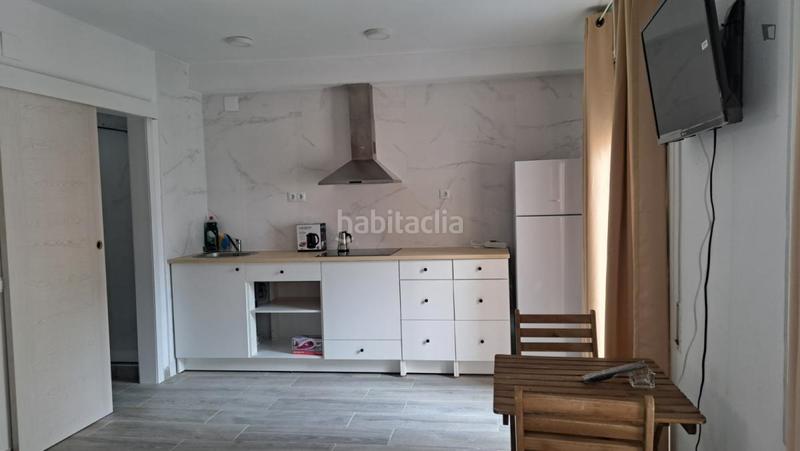 Foto 826a410e-5c33-4ad7-991c-8fff418f0cb6. Rent studio in La Torrassa Hospitalet de Llobregat (L´)