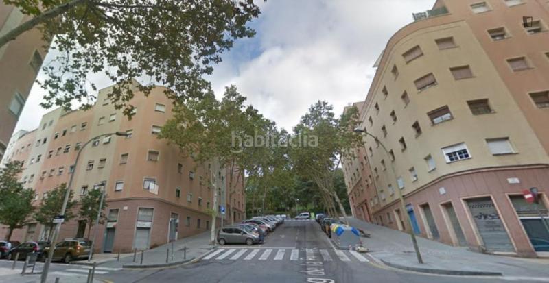 Foto f977e71a-ddd8-47f1-aefc-e3437b780125. Lloguer apartament a Turó de la Peira Barcelona