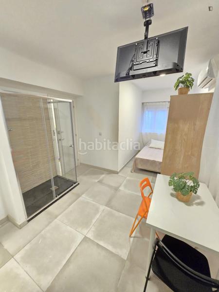 Foto 42f3831a-8fbb-45c0-9d02-e40f4a36e80c. Alquiler estudio en Lucero Madrid