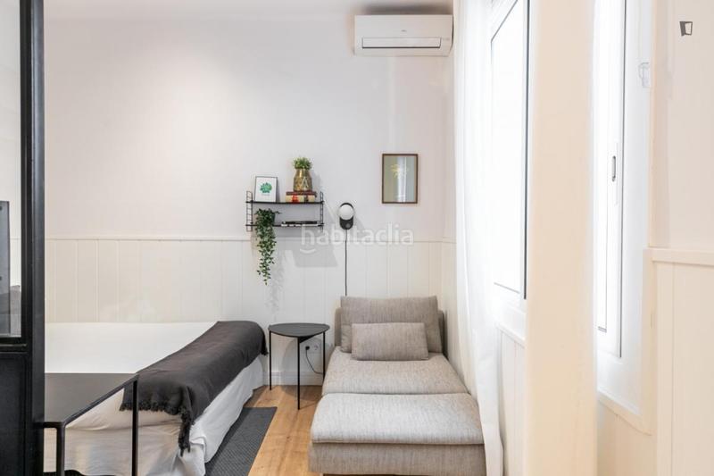 Foto 2f7f22fa-6335-4140-b362-b920729e49a8. Miete studiowohnung mit heizung in Jerónimos Madrid