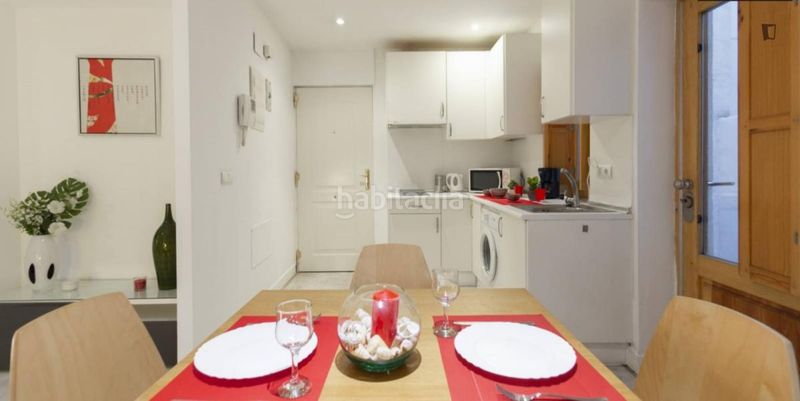 Foto eb8a465d-d83a-48a1-85d7-aacb8550ea8d. Rent apartment with heating in Puerta del Ángel Madrid