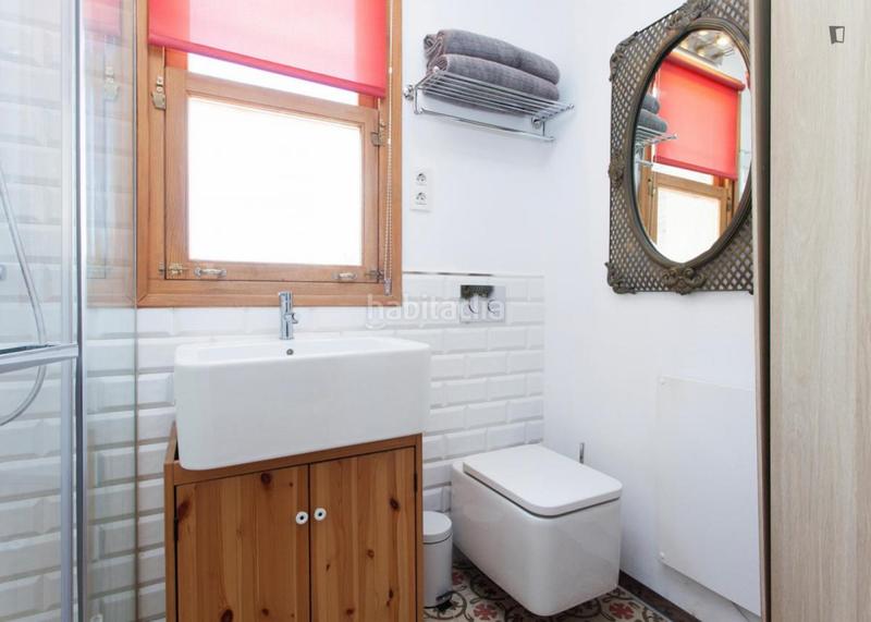 Foto dbd14a26-02e4-4a11-bc3f-97a72390b528. Rent studio with heating in Sant Antoni Barcelona