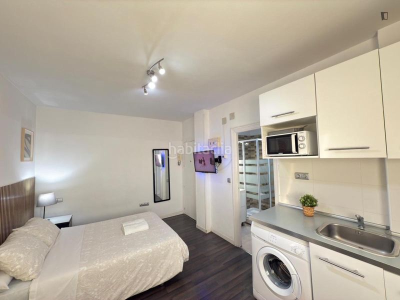 Foto 4a15209d-3aee-4179-a732-cb94dbbd5b1a. Lloguer estudi amb calefacció a Arapiles Madrid