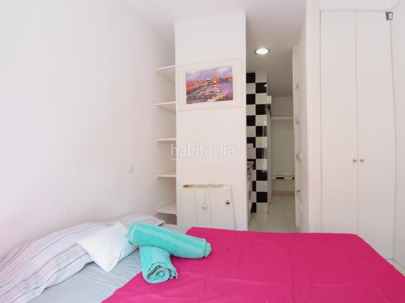 Foto 156c98ae-8f03-43d1-82a4-f02378a444f0. Location studio dans Puerta del Ángel Madrid