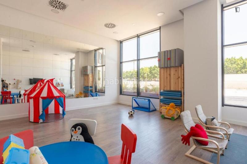 Foto d30079a2-f431-4064-823f-fc089d481a44. Rent apartment in Martiricos - La Roca - La Rosaleda Málaga