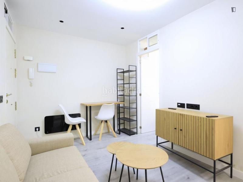 Foto 4f2412d5-7544-4ea4-b446-c4f6ab385e49. Lloguer apartament amb calefacció a Embajadores-Lavapiés Madrid