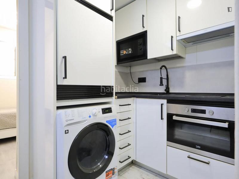 Foto 7592a2a3-038b-4df7-982a-c02e6d54ca1d. Lloguer apartament amb calefacció a Embajadores-Lavapiés Madrid